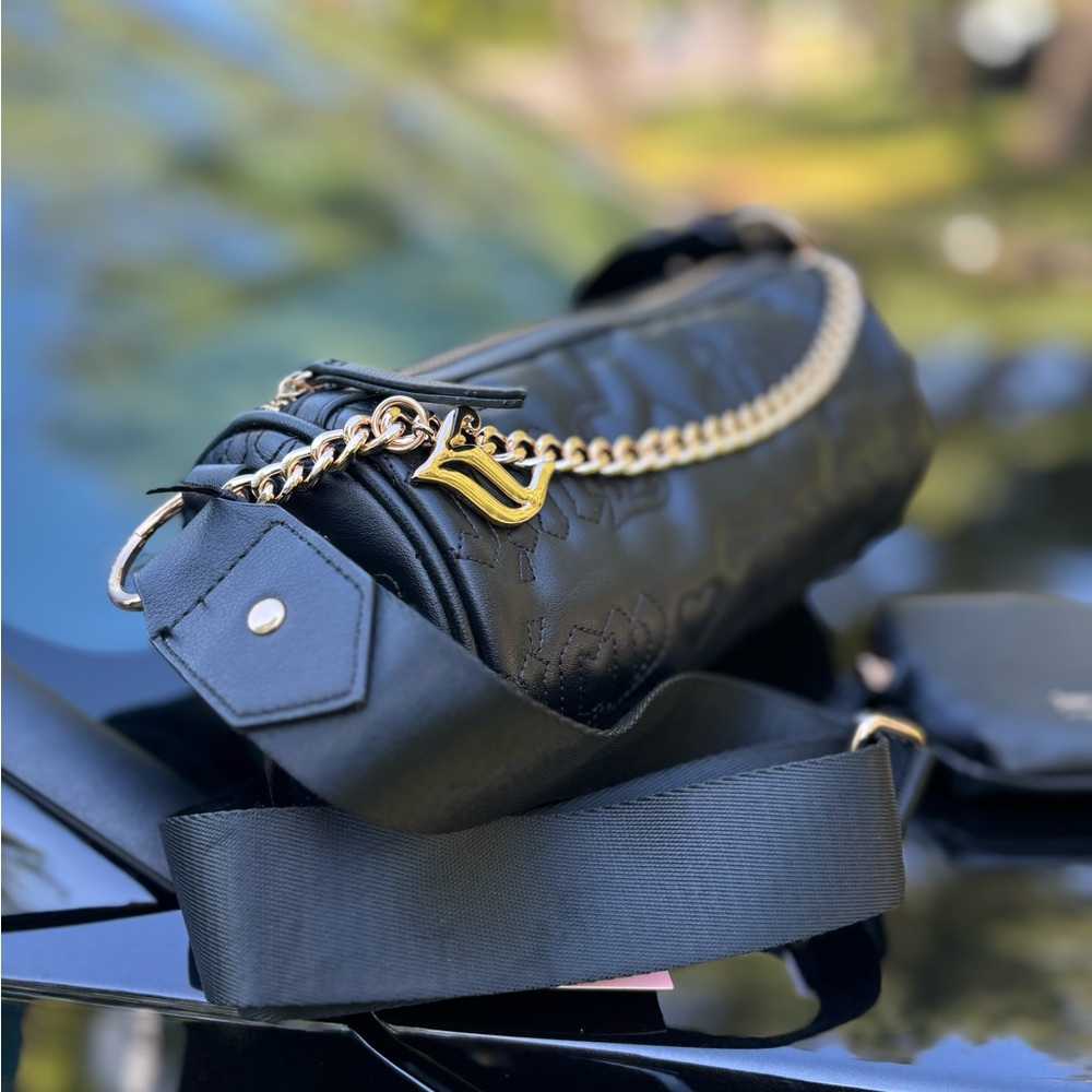 Juicy Couture Black Crossbody Bag with Gold Chain - Picture 5 of 7
